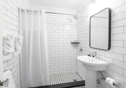 The Queensbury Hotel - image 3