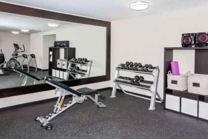 Baymont by Wyndham Glenview - image 4