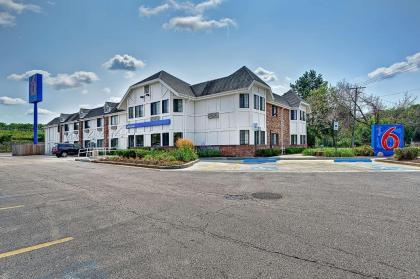 motel 6 Glenview IL   Chicago North Glenview Illinois