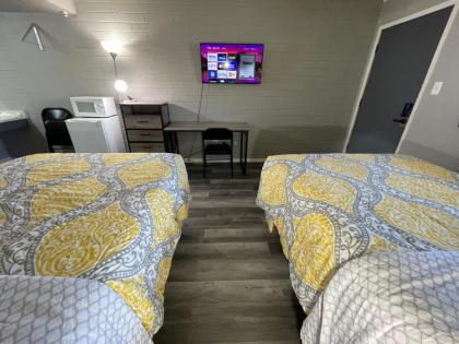 Belle Aire Motel - image 10