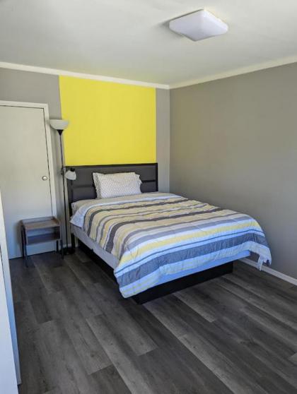Belle Aire Motel - image 15