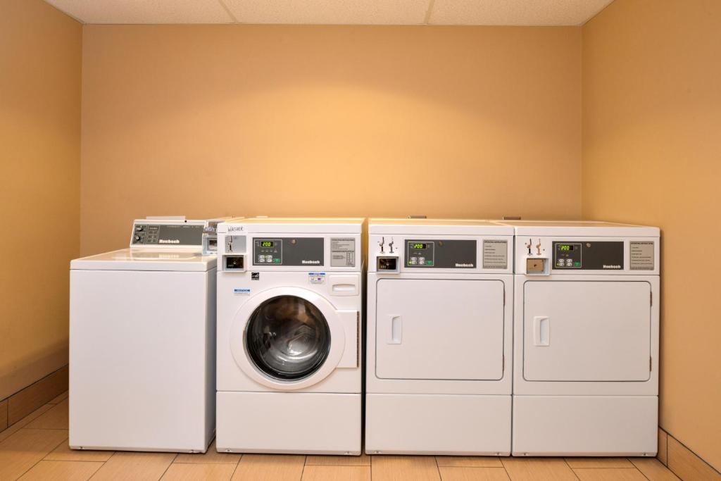 Holiday Inn Express & Suites Globe an IHG Hotel - image 6