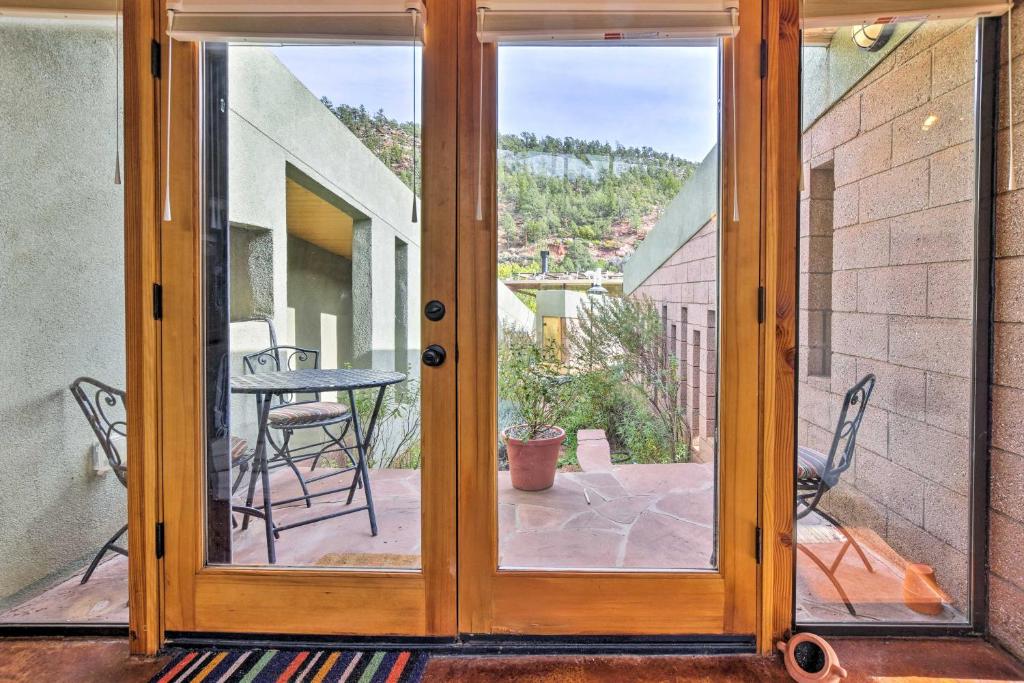 Geometric Glorieta Studio on 11 Picturesque Acres! - main image