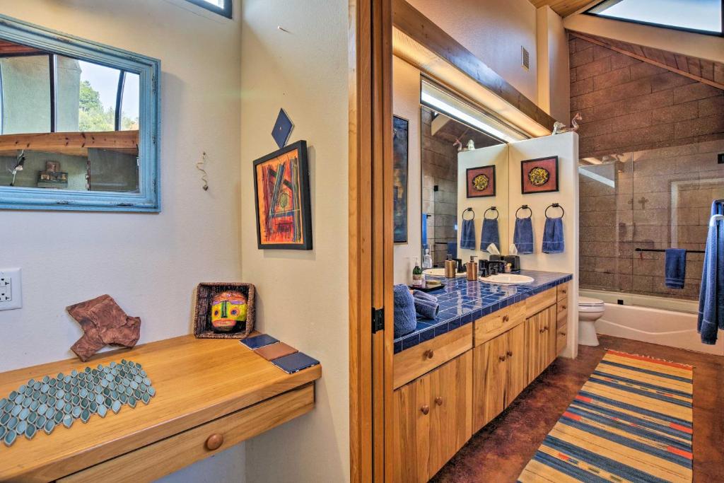 Geometric Glorieta Studio on 11 Picturesque Acres! - image 2