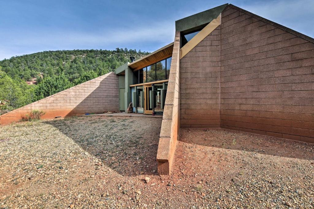 Geometric Glorieta Studio on 11 Picturesque Acres! - image 5