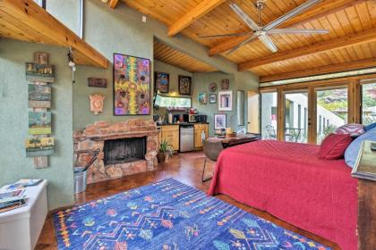 Geometric Glorieta Studio on 11 Picturesque Acres! - image 9