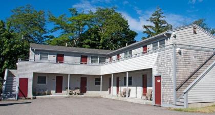 Sea Lion Motel - image 2