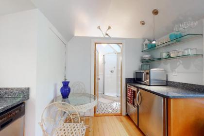Romantic Retreat - image 9