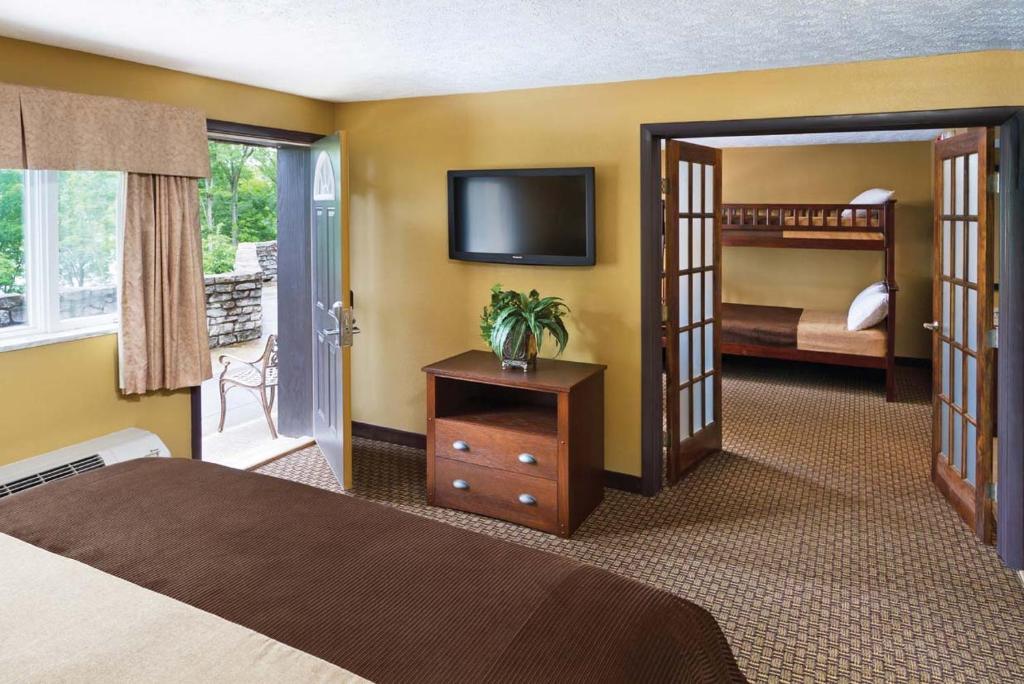 Burr Oak Lodge and Conference Center - image 5