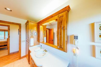 Rogue River Retreat - image 12