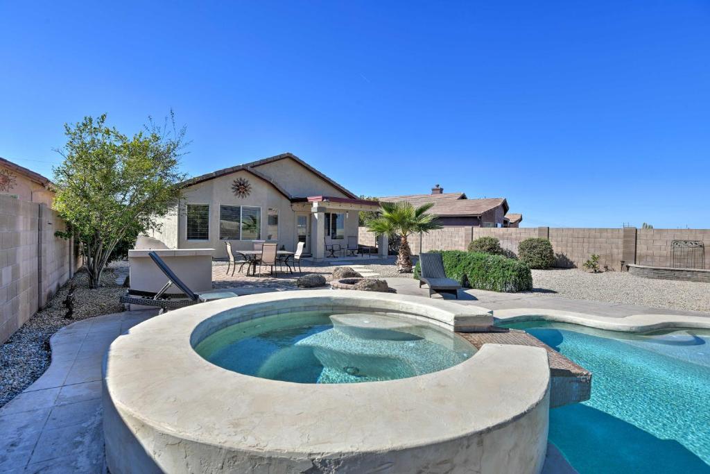 Gold Canyon Retreat with Fire Pit Grill and Mtn Views - main image