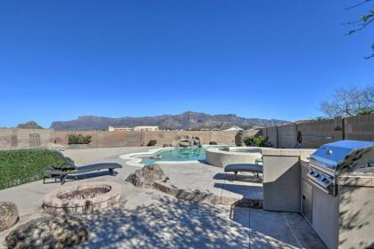 Gold Canyon Retreat with Fire Pit Grill and Mtn Views - image 2