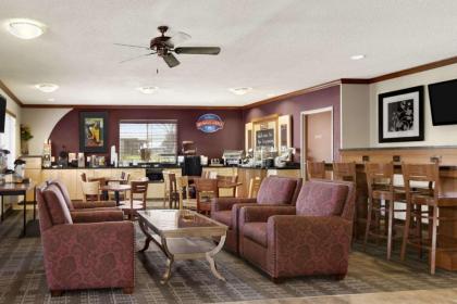 Baymont by Wyndham Golden/Red Rocks - image 10