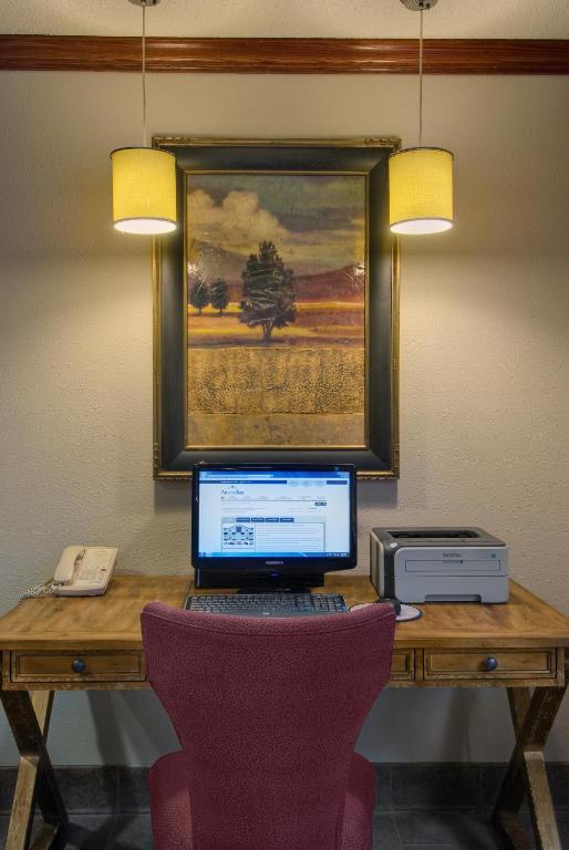 Baymont by Wyndham Golden/Red Rocks - image 2
