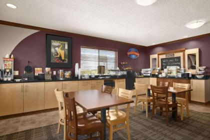 Baymont by Wyndham Golden/Red Rocks - image 7