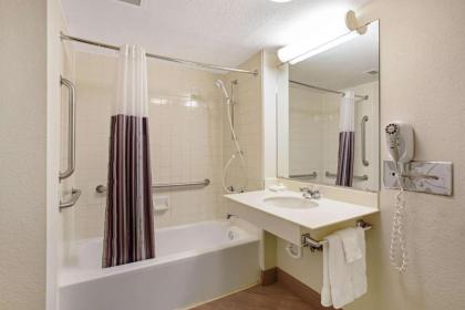 La Quinta Inn by Wyndham Denver Golden - image 13