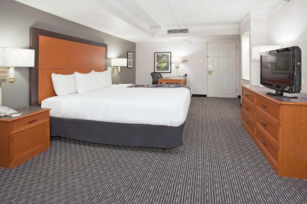 La Quinta Inn by Wyndham Denver Golden - image 4