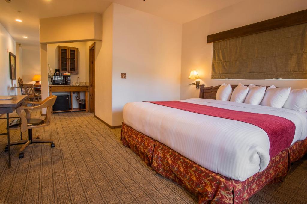 Table Mountain Inn - image 3