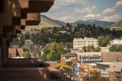 Table Mountain Inn - image 6