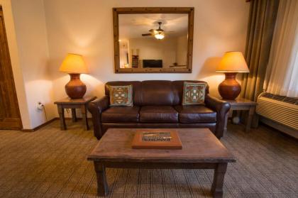 Table Mountain Inn - image 7