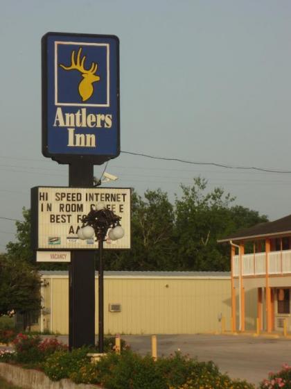 Antlers Inn Goliad - image 2
