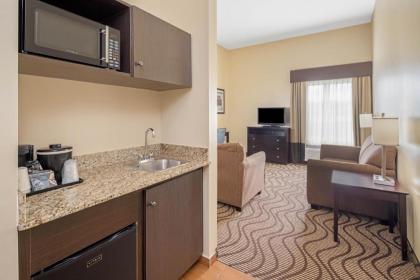 La Quinta by Wyndham Gonzales LA - image 9