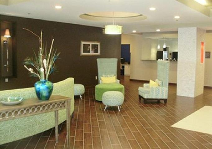 Comfort Suites near Tanger Outlet Mall - image 4
