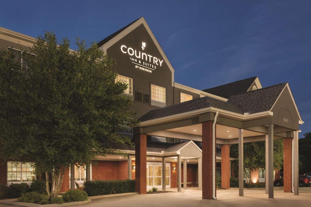 Country Inn & Suites by Radisson Goodlettsville TN - main image