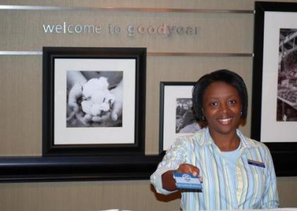 Hampton Inn & Suites Phoenix-Goodyear - image 4