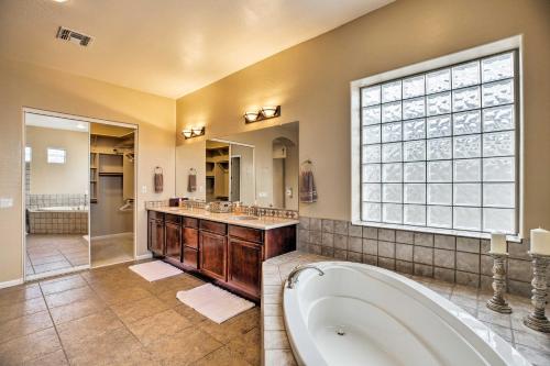 Luxury Sonoran Oasis 11Mi to ISM and Phoenix Raceway! - image 5