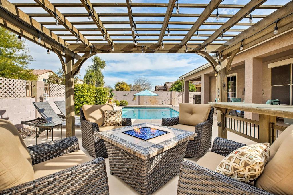 Getaway with Outdoor Oasis 6Mi to Goodyear Ballpark! - main image