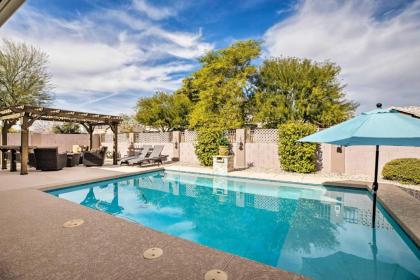Getaway with Outdoor Oasis 6Mi to Goodyear Ballpark! - image 12