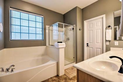 Getaway with Outdoor Oasis 6Mi to Goodyear Ballpark! - image 14