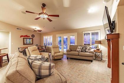 Estrella Grand 4BR by Casago - image 13