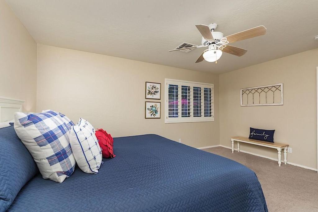 Estrella Grand 4BR by Casago - image 2