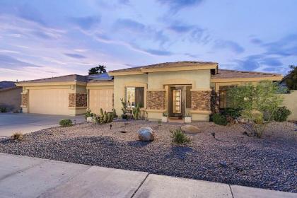 Estrella Grand 4BR by Casago - image 3
