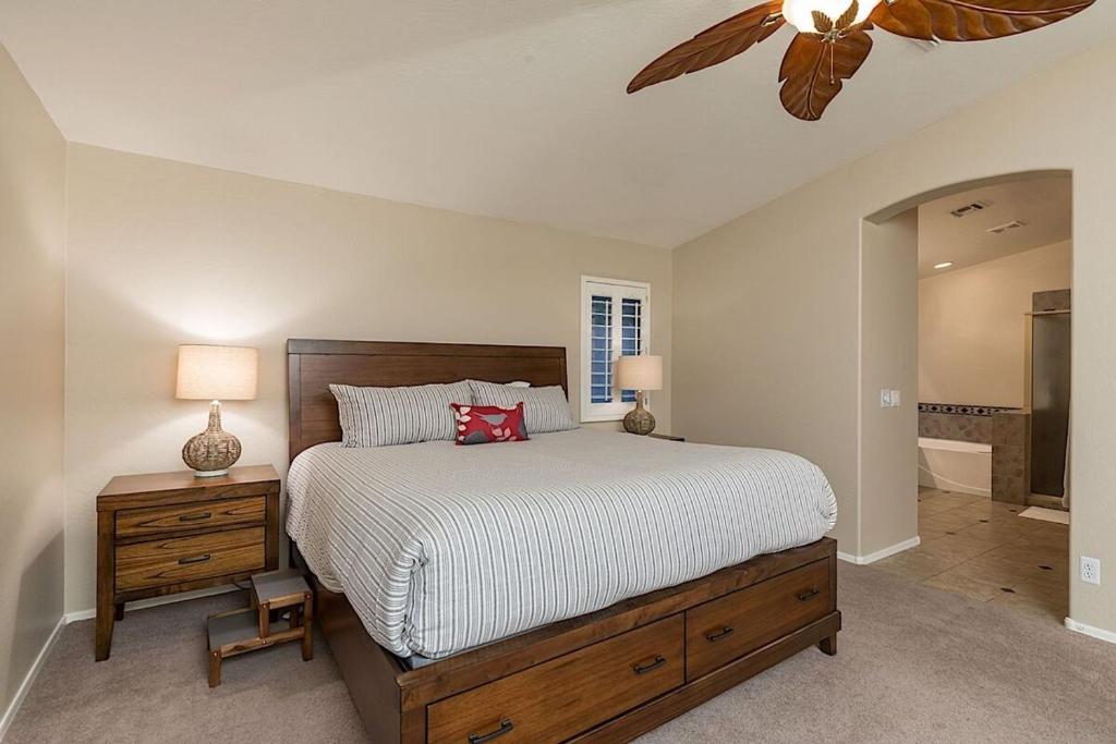 Estrella Grand 4BR by Casago - image 4