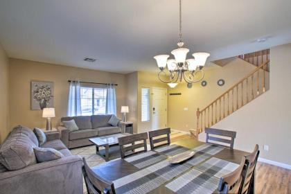 Spacious Goodyear Retreat - Walk to Wigwam! - image 11