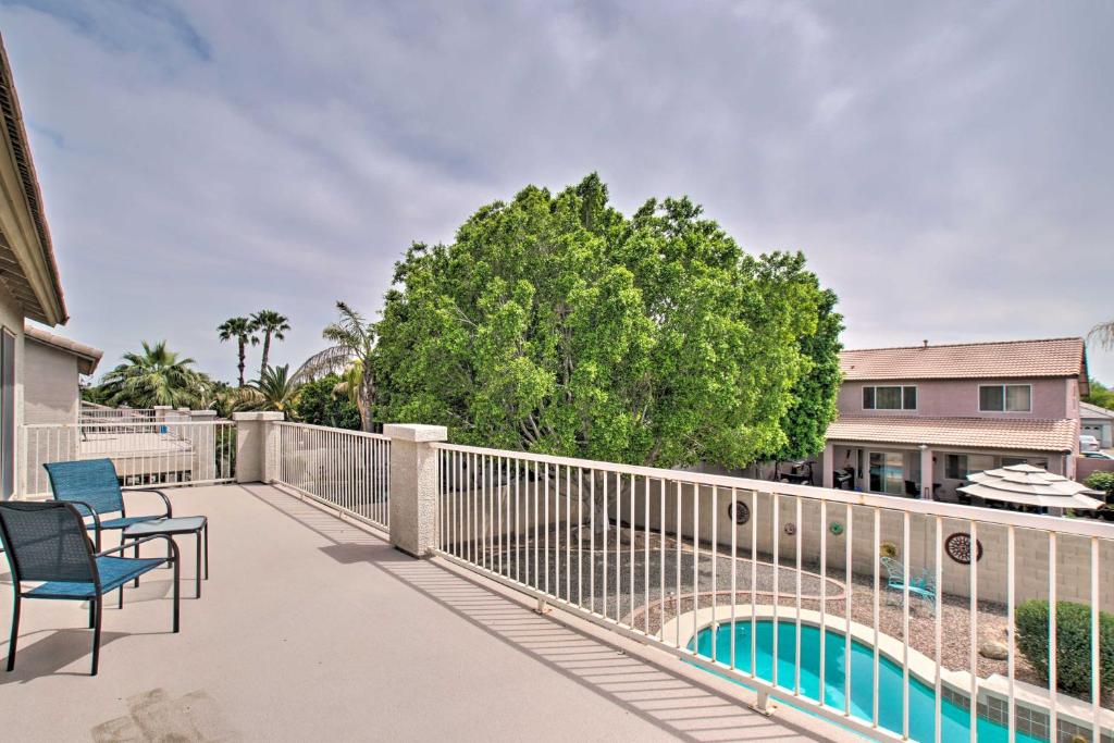 Spacious Goodyear Retreat - Walk to Wigwam! - image 2