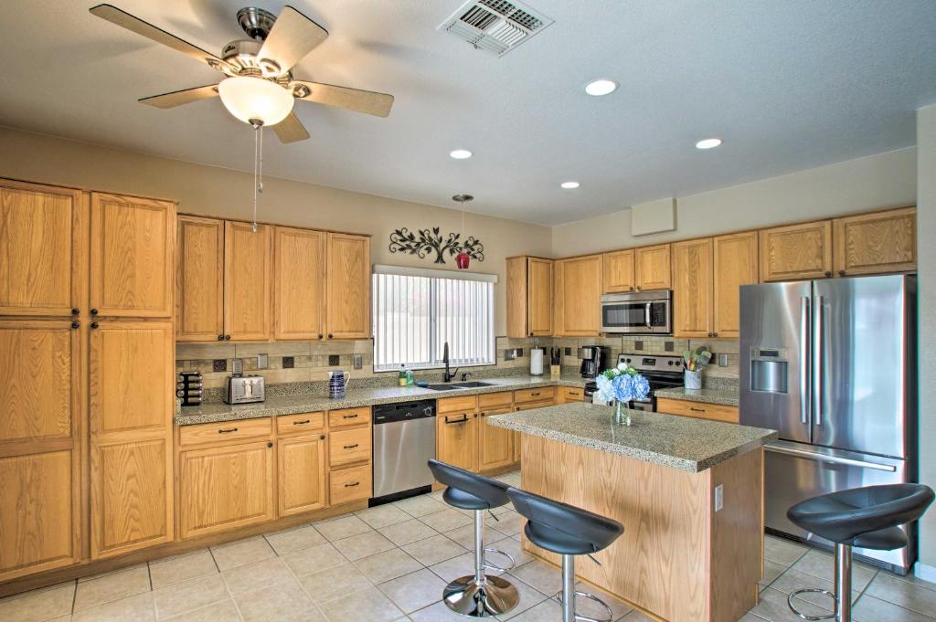 Spacious Goodyear Retreat - Walk to Wigwam! - image 7