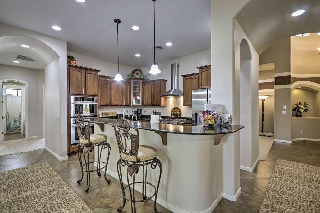 Goodyear Home with Outdoor Oasis on Golf Course - image 7