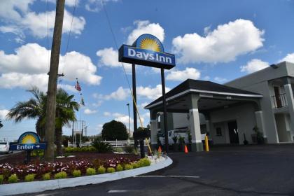 Days Inn by Wyndham Goose Creek - image 11