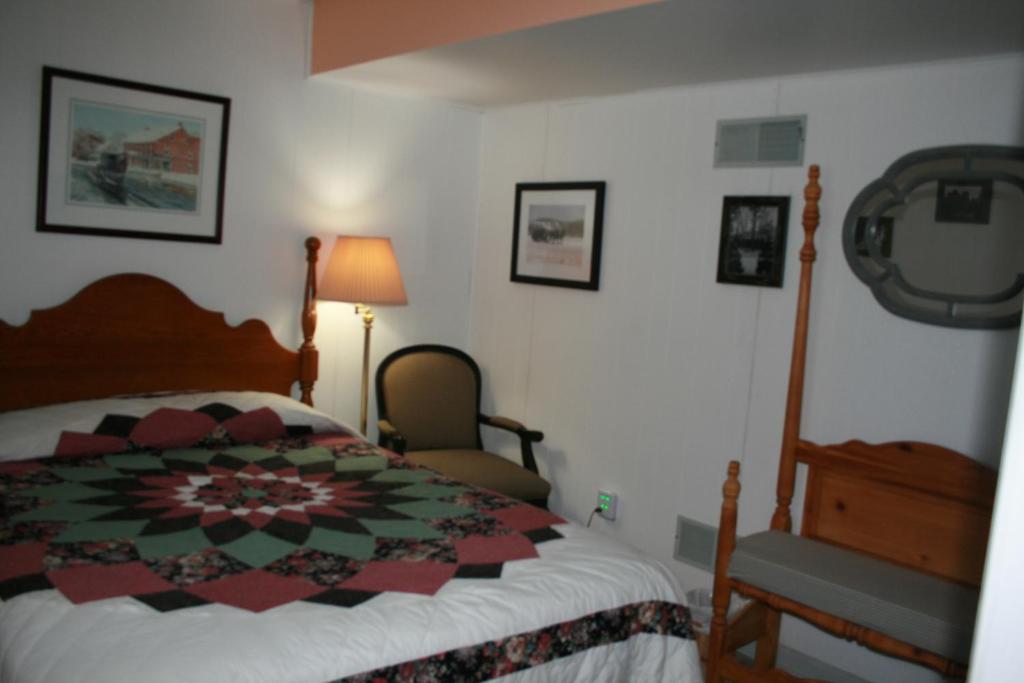 Carriage Corner Bed & Breakfast - image 6