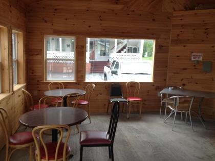Northern Peaks Motor Inn - image 4
