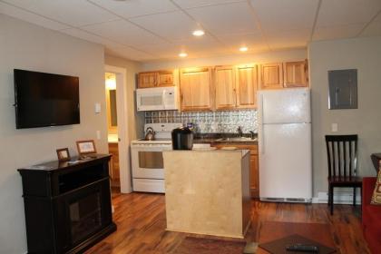 Strictly Moose Luxury Vacation Suites - image 15