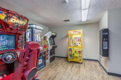 Rodeway Inn - image 11