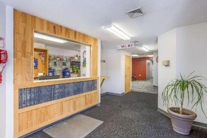 Rodeway Inn - image 4