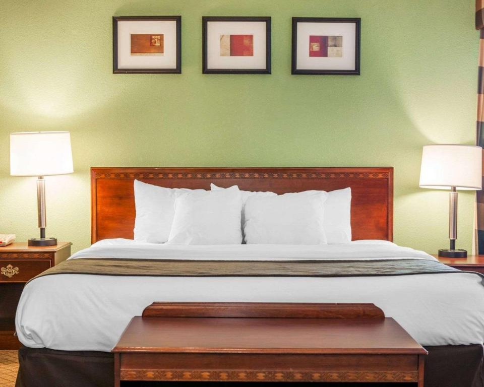Comfort Inn Goshen - image 3