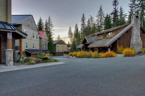 The Chefs Chalet at Collins Lake - image 3
