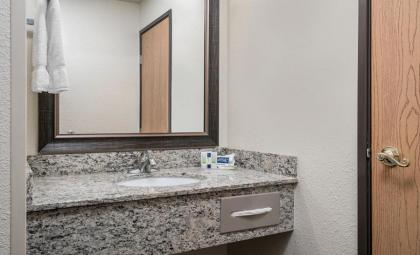 AmericInn by Wyndham Grafton - image 11